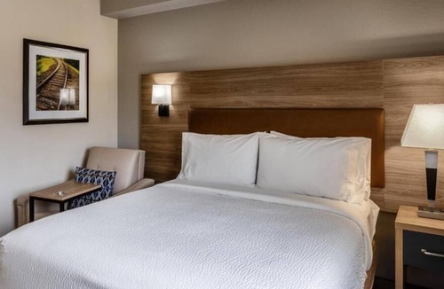 Okatie House | Business-friendly Accommodation! 2 Rooms, Minutes to Sergeant Jasper State Park