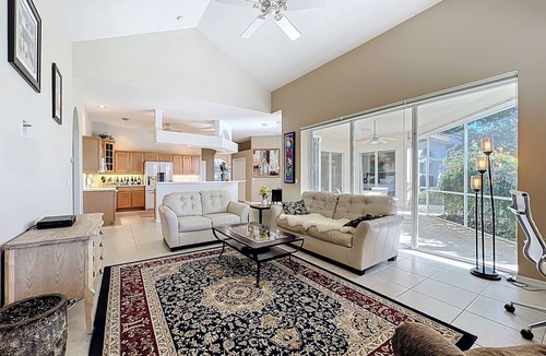 Sarasota House | Butterfly House – Organic Garden Retreat in Popular Golf Community