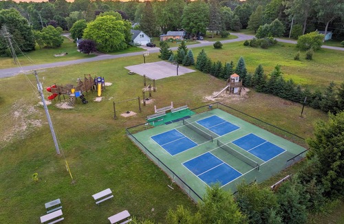 Arcadia Cabin | Cabin 9/Pleasant Valley Resort/Hot Tub/Sauna/BBQ
