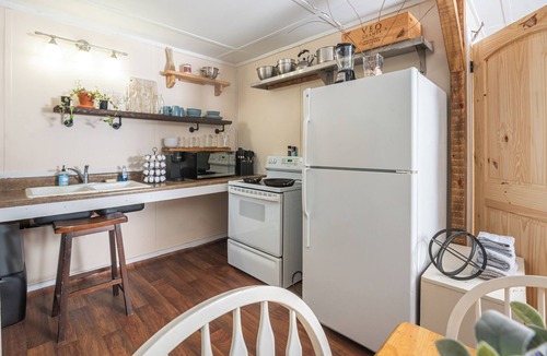 Marianna Cabin | Cabin close to FL Caverns! Pool, WI-FI, & Firepit