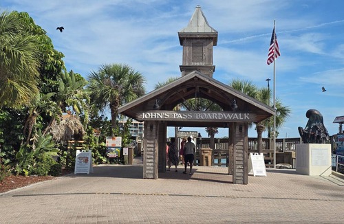 Madeira Beach Apartment | Calming Coastal Studio-Steps to Madeira Beach