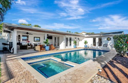 Bay Harbor Estates House | Canal-Front 3BR – Pool, Hot Tub & Boat Access