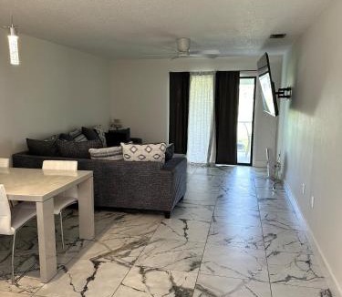 Al Lago Village House | Canal front new everything near Boca Grande Beach