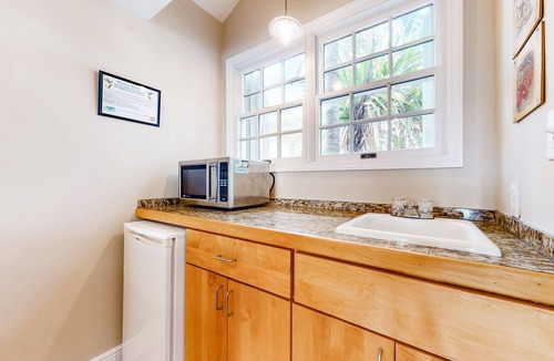 Summerland Key House | Canalfront house with private pool, WiFi, private washer/dryer, and central AC