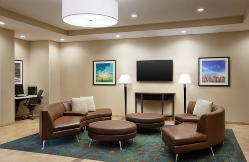 Valdosta Hotel | Candlewood Suites Valdosta Mall by IHG