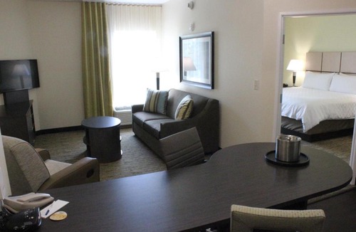 Valdosta Hotel | Candlewood Suites Valdosta Mall by IHG