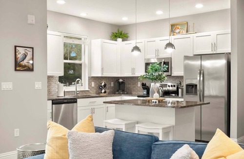 Safety Harbor Apartment | Canopy Cabana | Luxury Apt, Steps from Main St