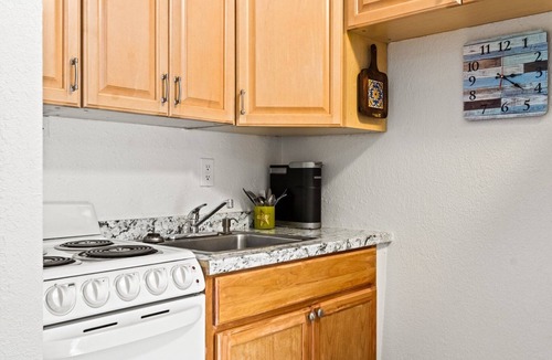 Columbiad Plaza Condo | Cape Canaveral Studio Condo: Private Balcony, Pool Access, Spa‑Like Sauna & Walk to Beach! ☀️