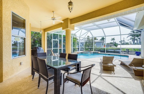 Yacht Club House | Cape Coral Home on Caloosahatchee River w/Pool!