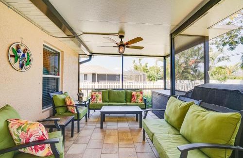 Pelican House | Cape Coral Home w/Screened Porch: 4 Mi to Beach!