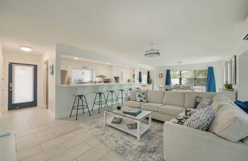 Yacht Club Villa | Cape Coral Oasis: Pool, Bikes, July 4th Open!