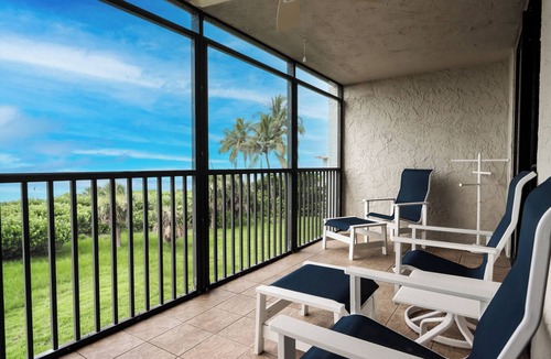 Sanibel House | Carefree Beachfront Sanibel Rental - Compass Point 152