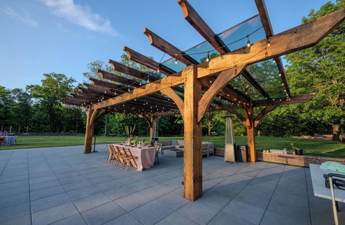Hewitt House | Carpathia West - Private Estate