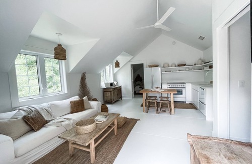 Forest District House | Carriage house, 3 blocks to beach & Seaside