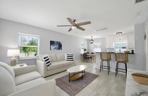 Mid Island House | Casa Azul B by Sun Palace Vacations