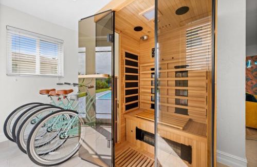 Marco Island Villa | Casa Azul - Waterfront Villa with Pool & Dock