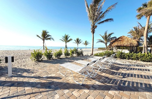 Nokomis House | Casa Cay Beach Front Rental