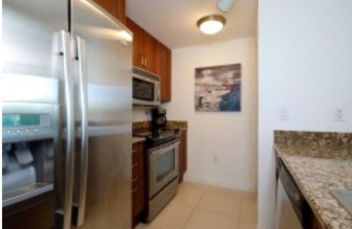 Boynton Beach Resort | CASA COSTA WALK TO BEACH #411 TIKI BARS AND RESTAURANTS-