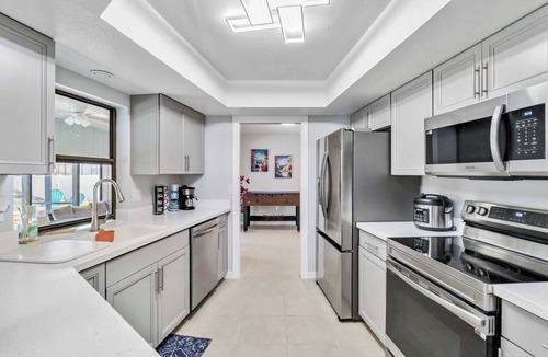 Gulf Gate Estates House | Casa del Mar - Under 5 Miles to Siesta Beach