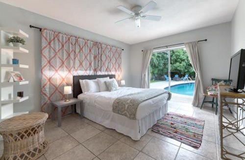 South Palm Park Neighborhood Association House | Casa Del Sol Pool Bungalow Sleeps 8 Near Beach