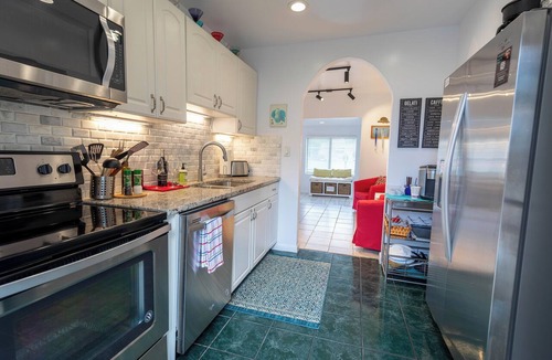 Safety Harbor House | Casa del Tren | Steps to Downtown | Secluded Oasis