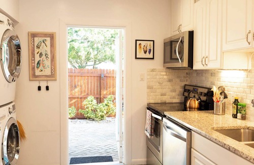 Safety Harbor House | Casa del Tren | Steps to Downtown | Secluded Oasis