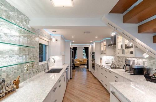 Marathon House | Casa Feliz~Private Beachfront Oasis w/Heated Pool, Movie Room & More!