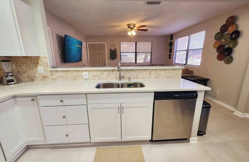 Westside House | Casa Frye: 4Bd/2Bth/Office/Parking Sleeps7! Jacksonville, FL