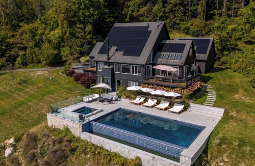 Middletown House | Casa Manzara - Mountain Top Views, Pool & Hot Tub by Red Cottage