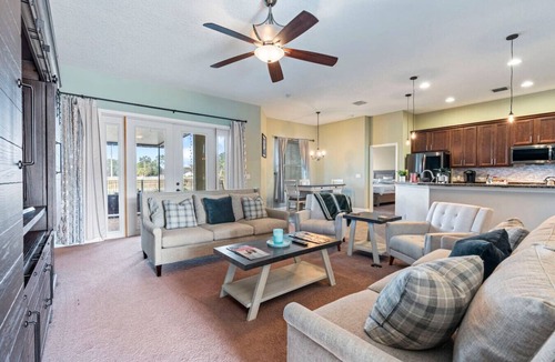 Plant City House | Casa Parma-Private Home-Screened Patio-10