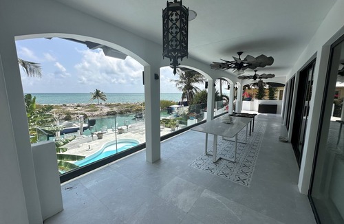 Marathon House | CASA TORINI-LUXURY- GOLF CART