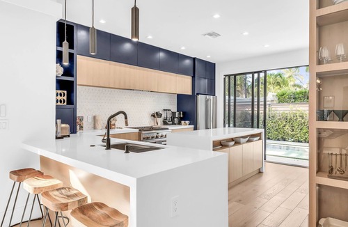 Sunshine Park House | Casa Zenhaven - Designer Poolside Haven!