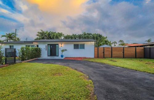 Coral Terrace House | Casita Terra for Families, Pets, and Medical Stays