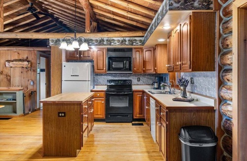 Town of Milo Cabin | Cedar Lane Cabin: 3 bedroom authentic log cabin in the woods