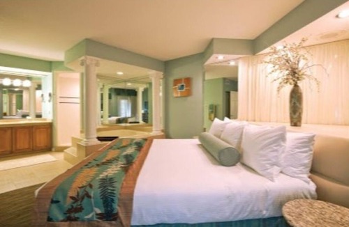 Kissimmee Resort | Celebrate Summer Super Vacation nr Disney World Orl FL- 3 bedroom 3 ba, privacy