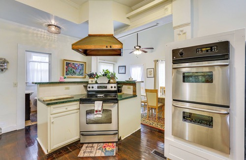 Albany House | Central Albany Home with Covered Porch & Patio!