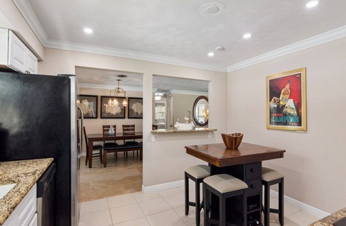 Central Beach House | Central Beach Newly Upgraded. Private Pet Friendly Home with Fantasic Location!