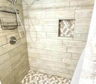 Old Seminole Heights Apartment | Central Tampa - Quiet Street - Bayshore Suite