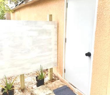 Old Seminole Heights Apartment | Central Tampa - Quiet Street - Bayshore Suite