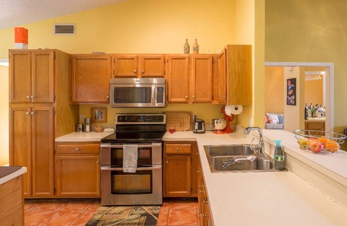 Countryway House | Central to everything Tampa Bay!
