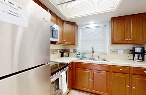 Largo House | Centrally located dog friendly comfortable home with AC and WD