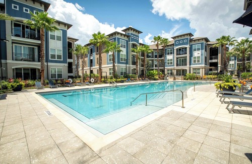 Florida Center North Apartment | Century Millenia