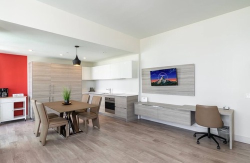 Hollywood Condo | CH- Exclusive 1BR condo w/rooftop bar and pool, partial water view, steps.