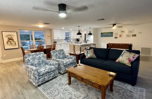 Laurel House | Channel Cat! One mile to the beach! Waterfront + pet friendly home near Venice.