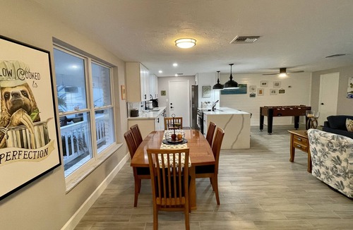 Laurel House | Channel Cat! One mile to the beach! Waterfront + pet friendly home near Venice.