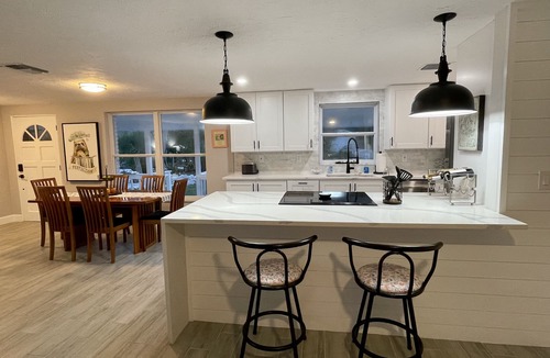Laurel House | Channel Cat! One mile to the beach! Waterfront + pet friendly home near Venice.