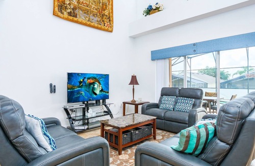 Highgate Park Villa | Characterful Villa on Gated Community with Large South Facing Pool