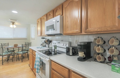 Sanibel House | Charley's Place | Affordable & Adorable! Sanibel Home Close To Everything!