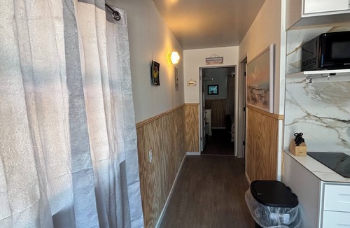Crystal River Cottage | Charming 1-Bedroom Retreat in the Heart of Town