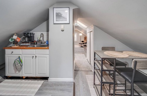 East Massapequa Apartment | Charming 1-bedroom duplex apartment with WiFi, AC in peaceful Massapequa